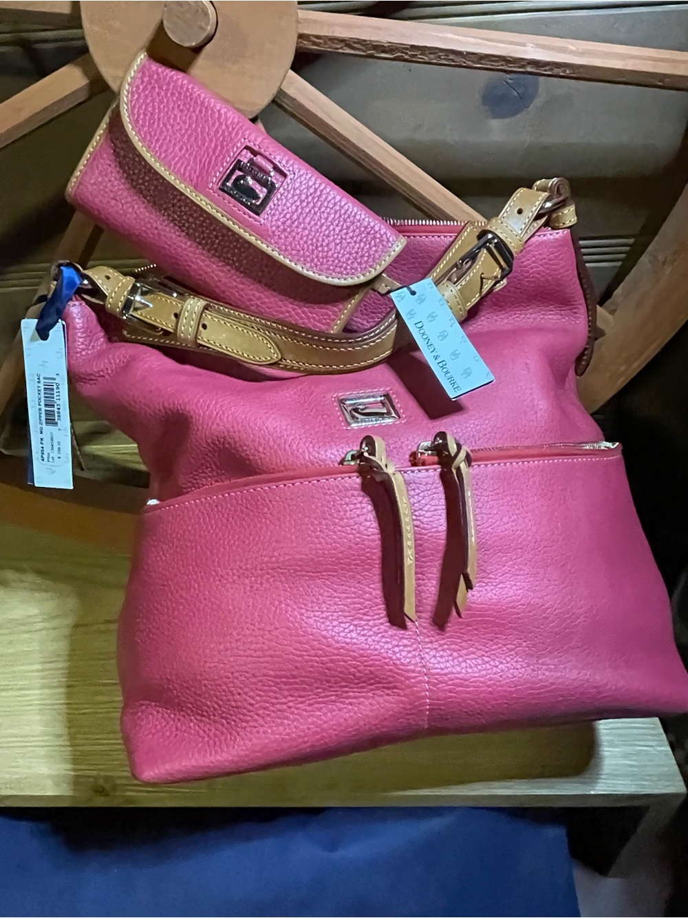 NWT’s Dooney&Bourke Large Pebbled Grain Leather /Vacchetta Leather Trim Hobo Bag